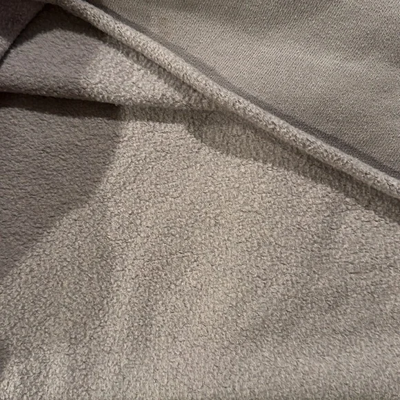 Hollister Crop Sweater || size M || - Picture 4 of 4